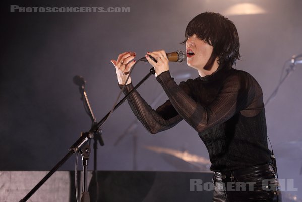 SHARON VAN ETTEN - 2022-06-15 - PARIS - La Cigale - 